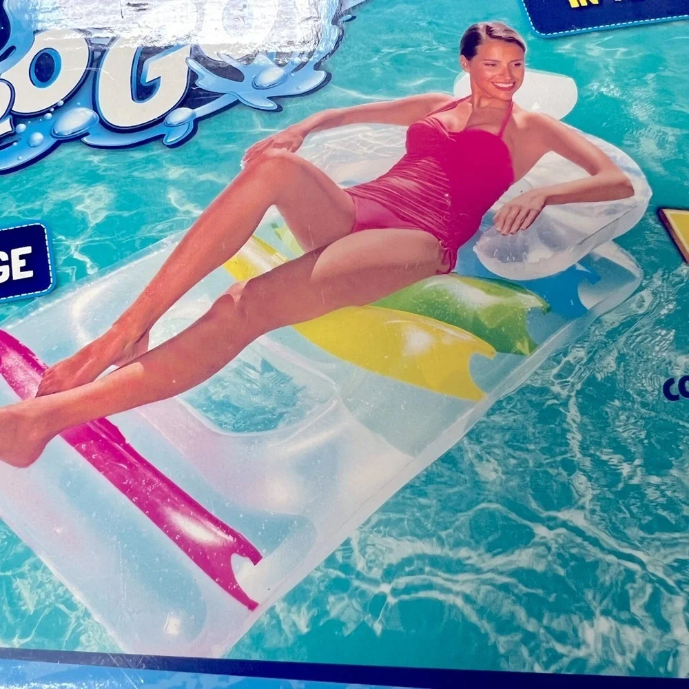 Large Pool Lounge - Picture 3 of 5